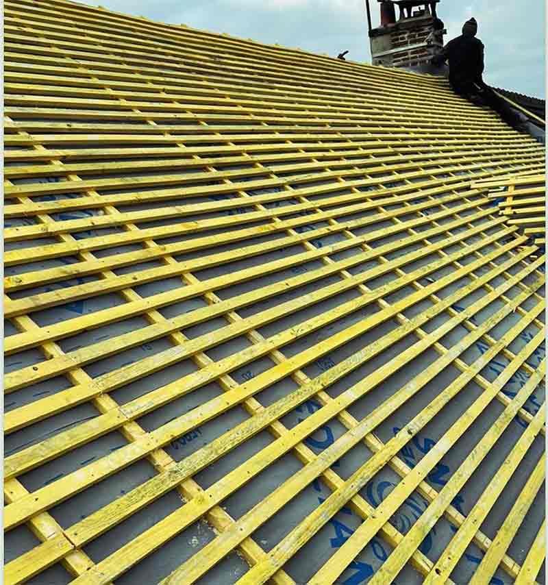 Charpente - ROOFWALL TERVUREN : charpentier en BELGIQUE: région Flamande, Wallonne, Bruxelles, Liège…. : Pose charpente en neuf et rénovation : Charpente traditionnelle, à fermettes … du massif au lamellé-collé. Traitement des bois, boiseries de charpente et menuiserie …